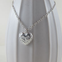 Load image into Gallery viewer, Vintage heart button imprinted necklace - Swallow Jewellery
