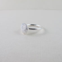 Load image into Gallery viewer, Mini seashell imprinted ring - Swallow Jewellery