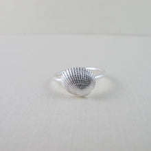Load image into Gallery viewer, Mini seashell imprinted ring - Swallow Jewellery