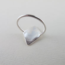 Load image into Gallery viewer, 1890's vintage Italian lace imprinted ring - Swallow Jewellery